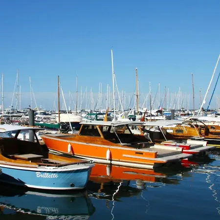 Centre - Grand T3 Calme, Lumineux Avec Terrasse Et Parking, Proche Plages Et Commerces - Fr-1-420-8 Apartment *