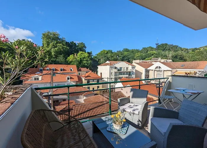 Centre - Grand T3 Calme, Lumineux Avec Terrasse Et Parking, Proche Plages Et Commerces - Fr-1-420-8 Apartment *